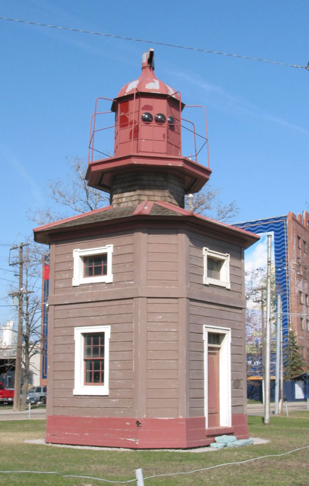 Queen\'s Wharf Lighthouse in April 2005. (Photo by Bob Krawczyk.)