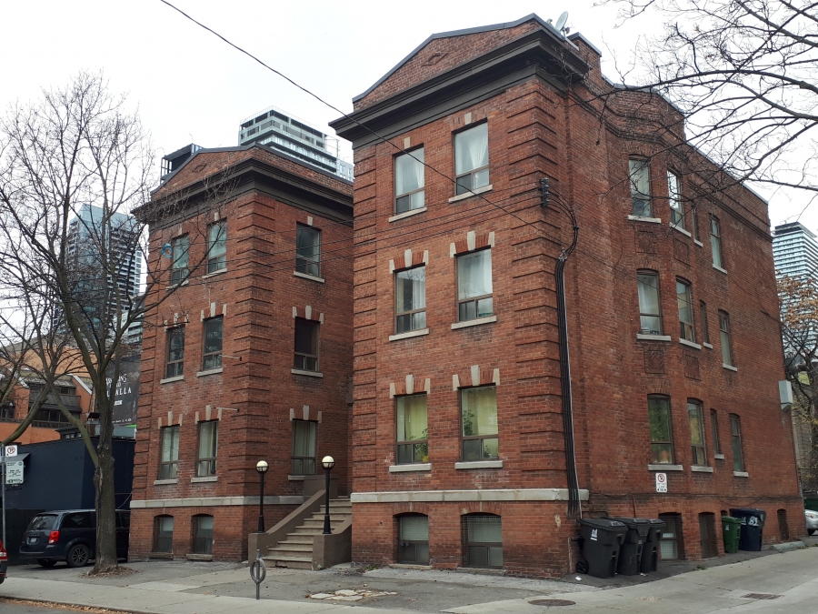 Royal George Apartments, 82-84 Maitland Street, Toronto - Looking Northwest - 21 November 2020 - Photograph by Adam Wynne