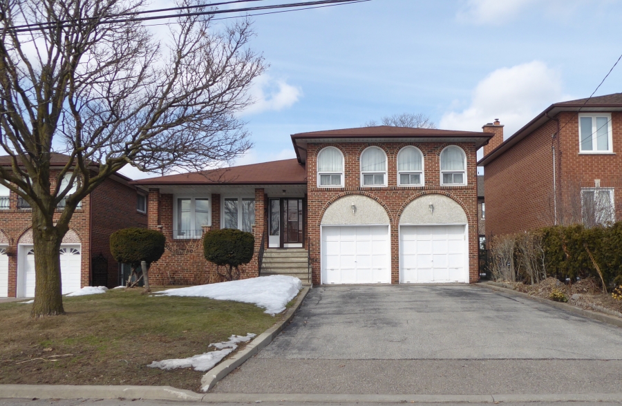 48 Whitfield Avenue in March 2022. (Image courtesy of Alessandro Tersigni.)