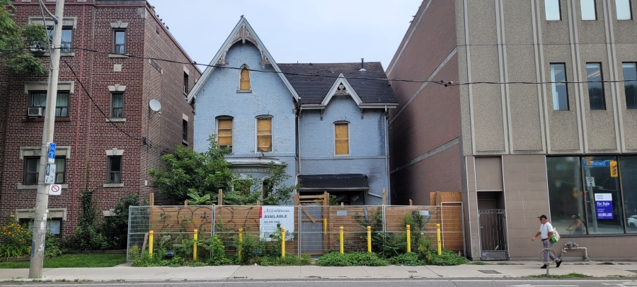 313 Sherbourne Street, Toronto - 2 August 2023 - Photograph by Adam Wynne 