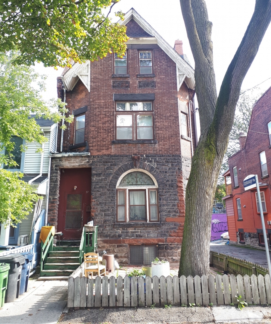 ACO Toronto 37 Huron Street