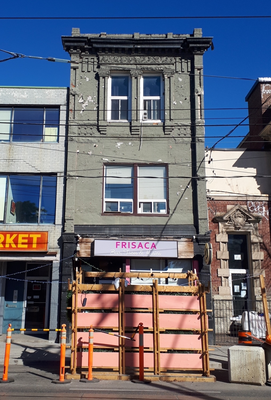 592 Queen Street West, Toronto - 19 September 2021 - Photograph by Adam Wynne
